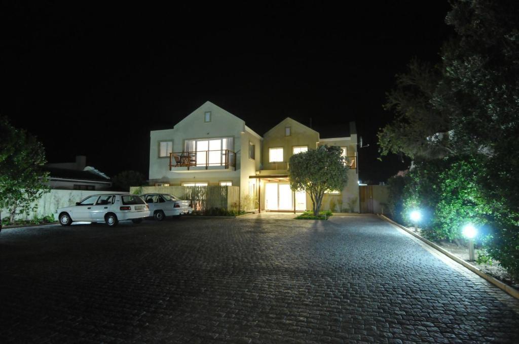 Bamboo Guest House Hermanus Esterno foto