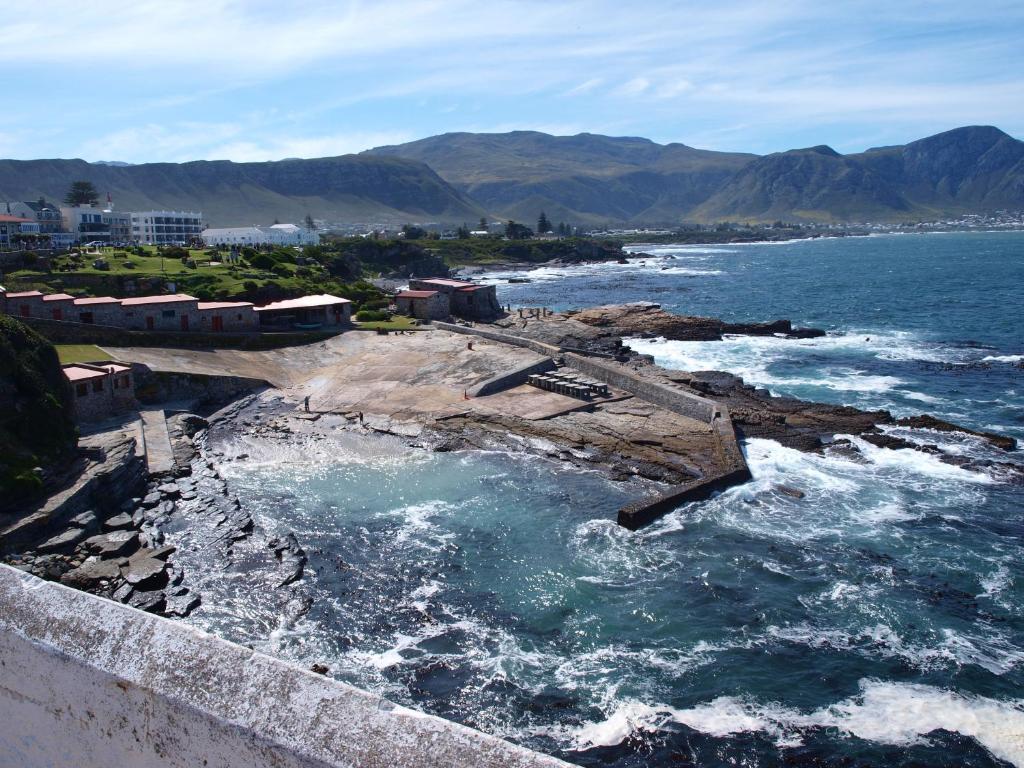 Bamboo Guest House Hermanus Esterno foto